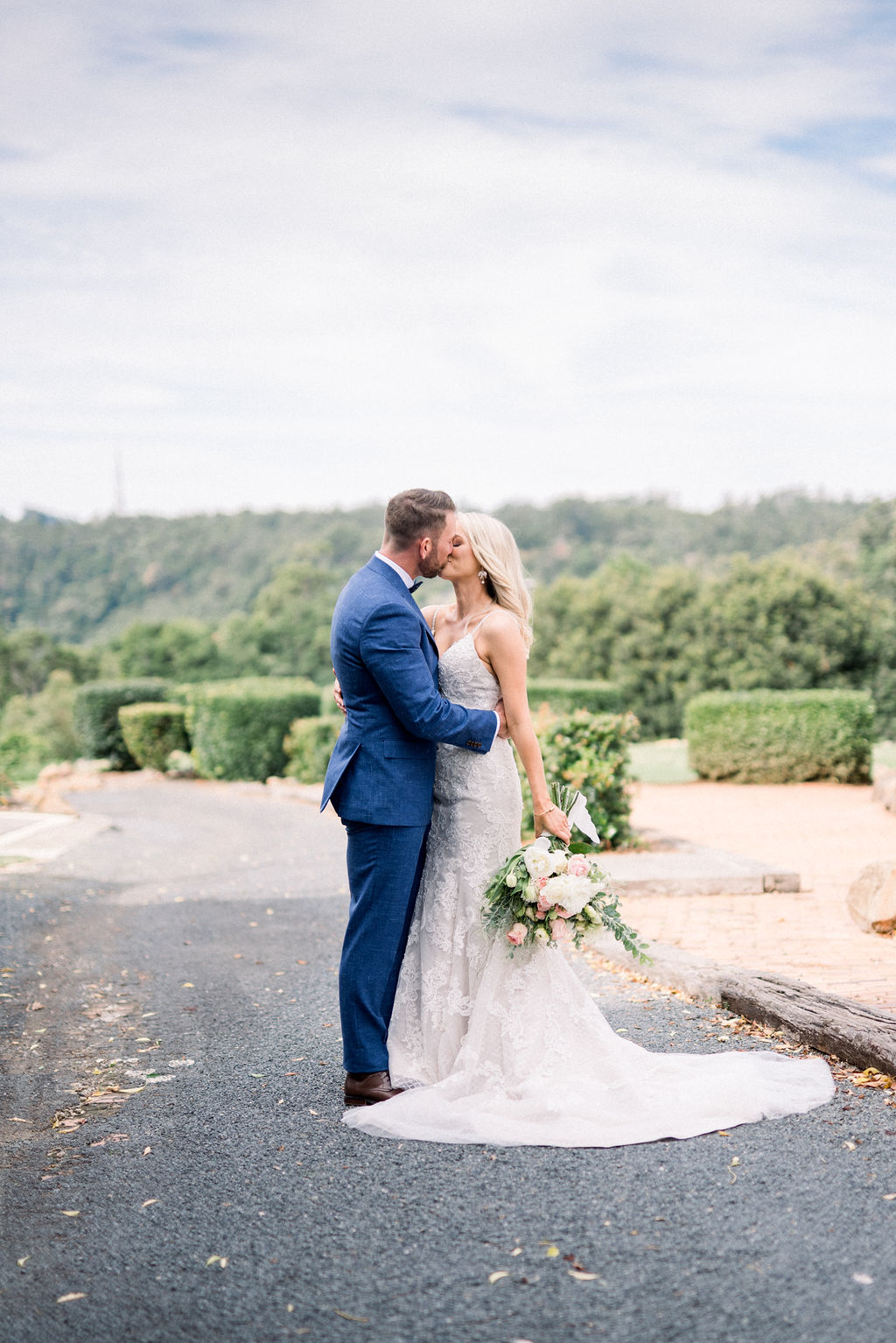 Laura & Luke | A Simple & Elegant Wedding